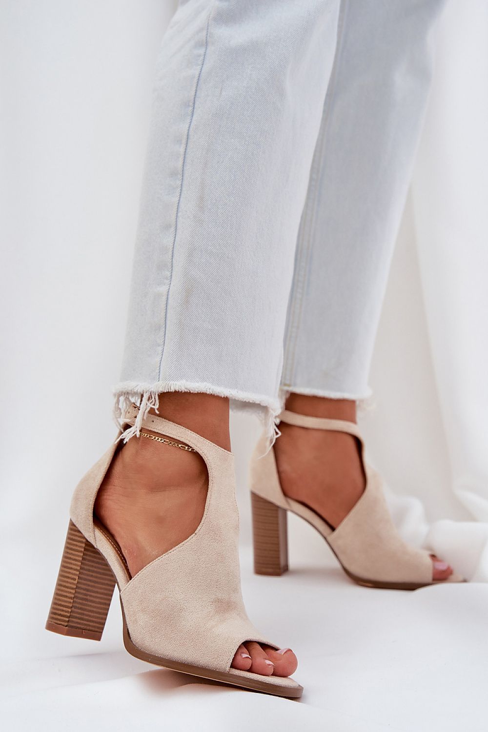 Heel sandals model 210153 Step in style