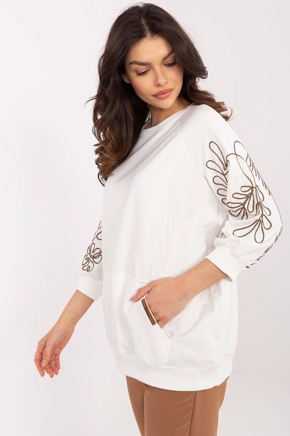 Sweatshirt model 210658 Relevance