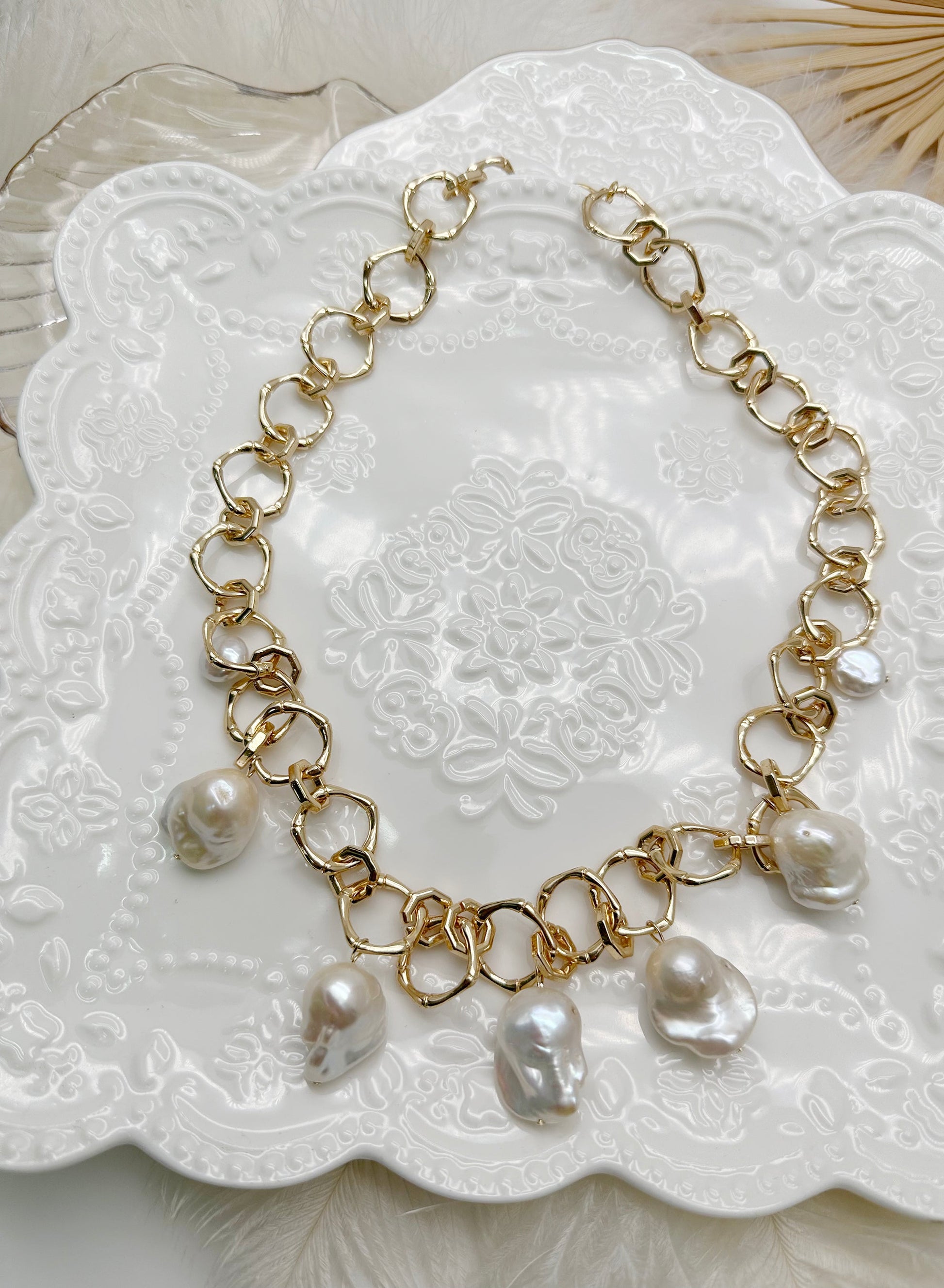 Baroque Pearls Pendants Modern Chain Necklace KN004-4