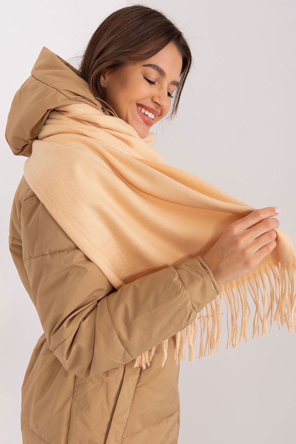  Shawl model 187607 AT 