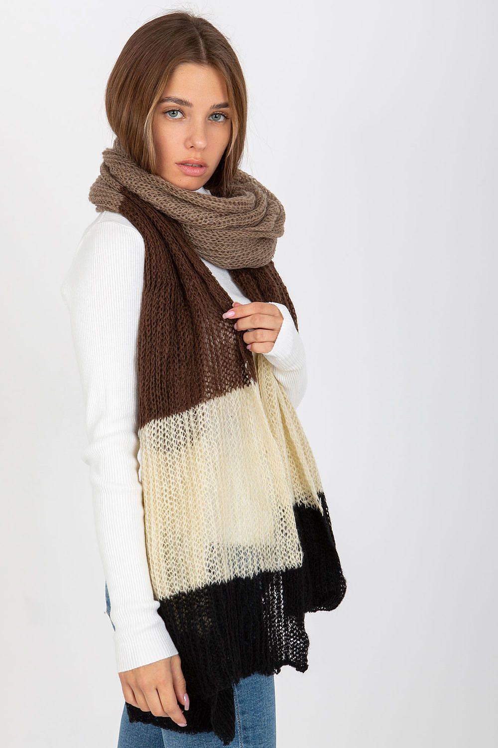  Shawl model 185902 AT 